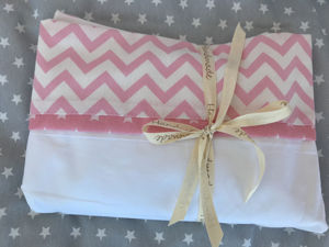 Εικόνα της Σεντόνια Κούνιας Handmade Chevron Pink