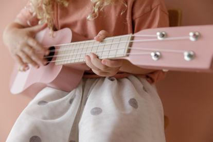 Εικόνα της Ξύλινη κιθάρα ροζ Little Dutch