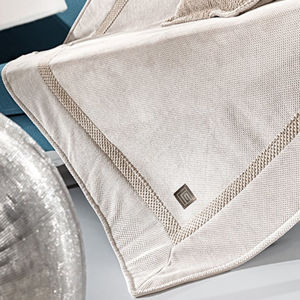 Εικόνα της Guy Laroche Ριχτάρι Τριθέσιου Καναπέ 170x300 Rubicon Sand