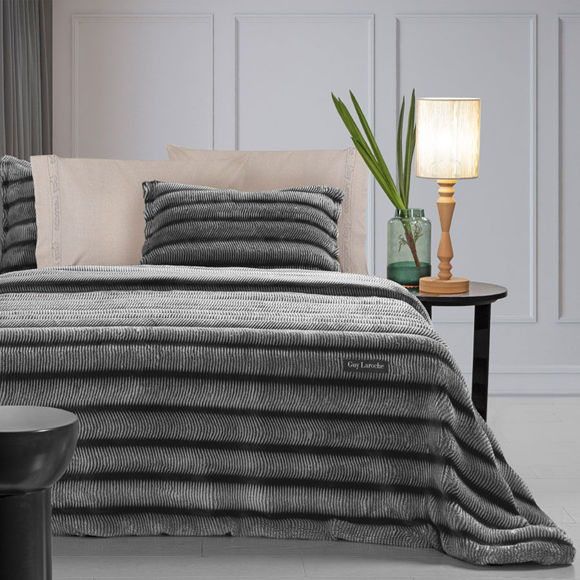 Εικόνα της Κουβέρτα Βελουτέ Υπέρδιπλη (260x240) Guy Laroche Gazelle Black