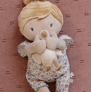 Εικόνα της LITTLE DUTCH. Υφασμάτινη κούκλα μωρό Julia (40 εκ.)